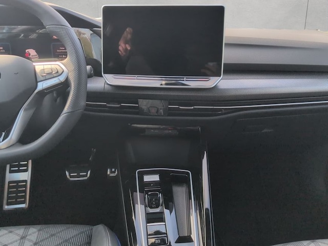 Volkswagen Golf DSG R-Line