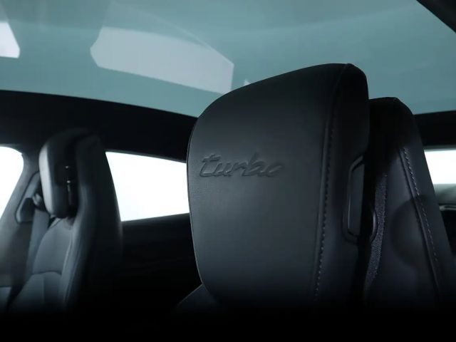 Porsche Taycan Turbo