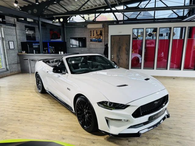 Ford Mustang Convertible GT 5.0 V8