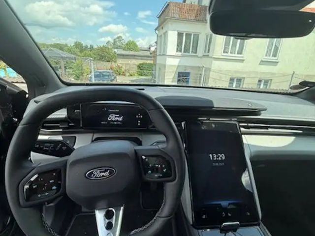 Ford Capri Premium RWD