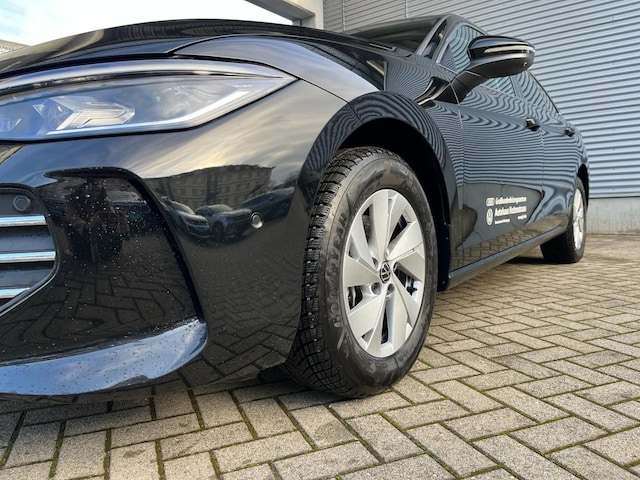 Volkswagen Passat 1.5 eTSI Business DSG Variant