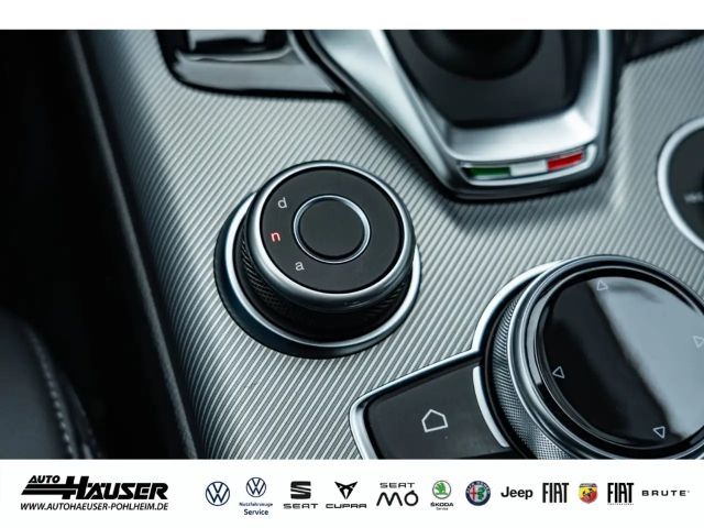 Alfa Romeo Giulia AT8 Q4 Turbo Veloce