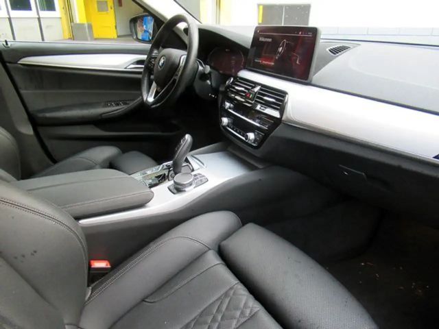 BMW 530 530e Touring xDrive