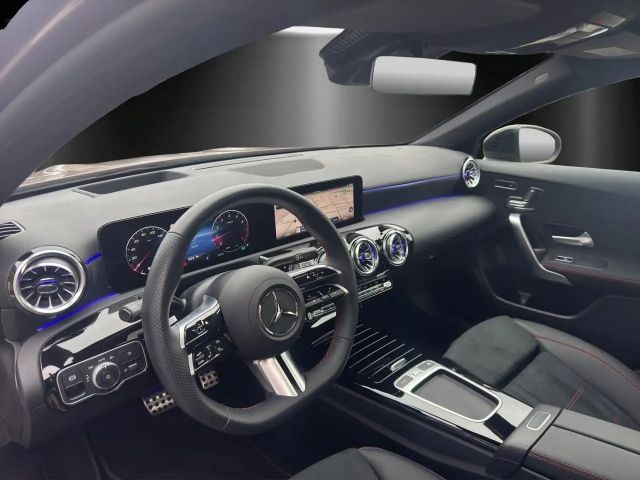 Mercedes-Benz A 250 4MATIC AMG Line