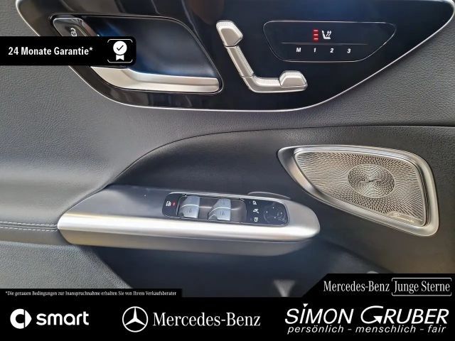 Mercedes-Benz C 300 4MATIC AMG Line Sedan