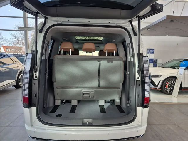 Hyundai Staria Signature