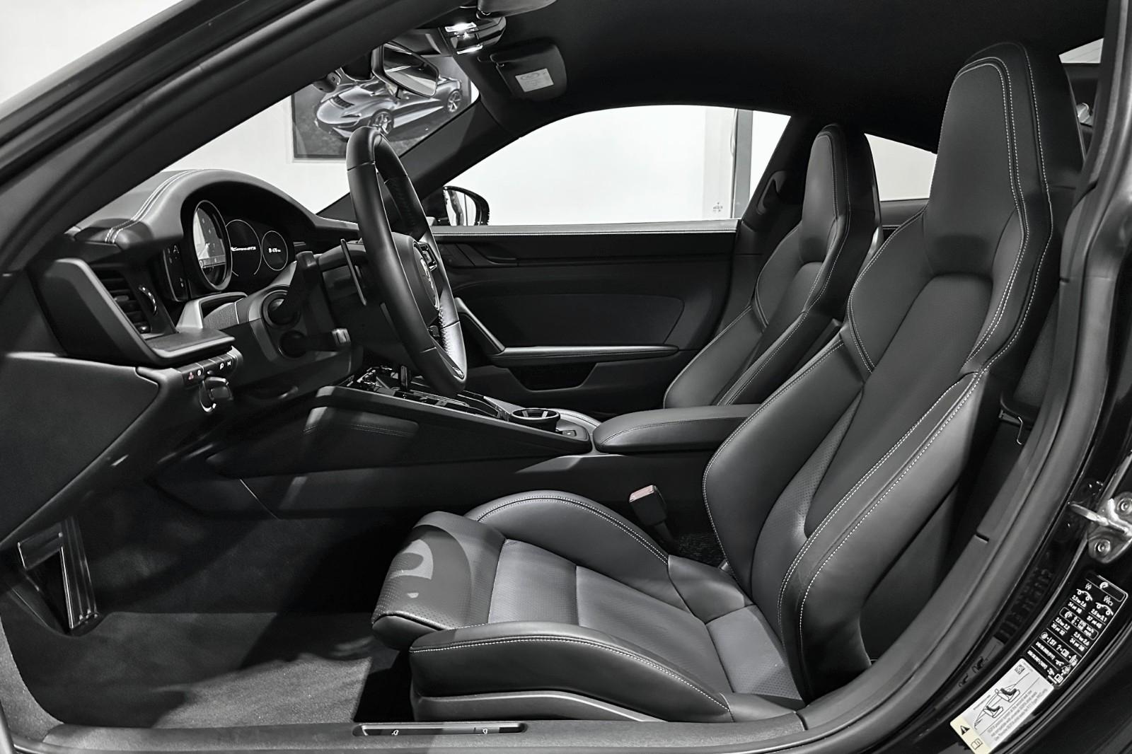 Porsche 911 992 Carrera GTS