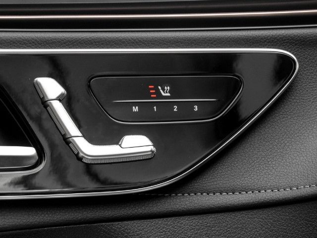 Mercedes-Benz EQE 300 Sedan