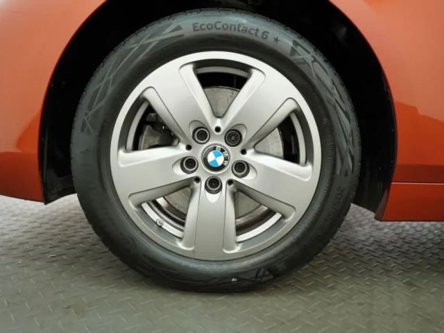 BMW 118 118i 5-deurs Advantage pakket Sedan