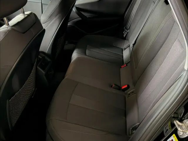 Audi A4 35 TDI S-Line