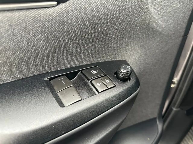 Toyota Yaris Active Hatchback