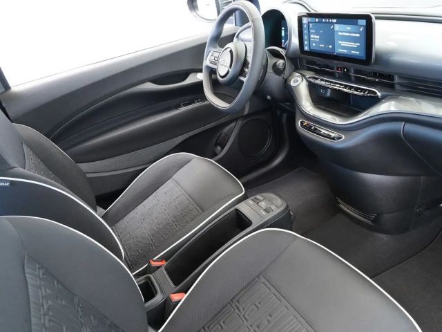 Fiat 500e 87KW/42kWh/DC-LADEN/CARPLAY/DAB/SOH