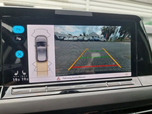 Volkswagen Golf Style