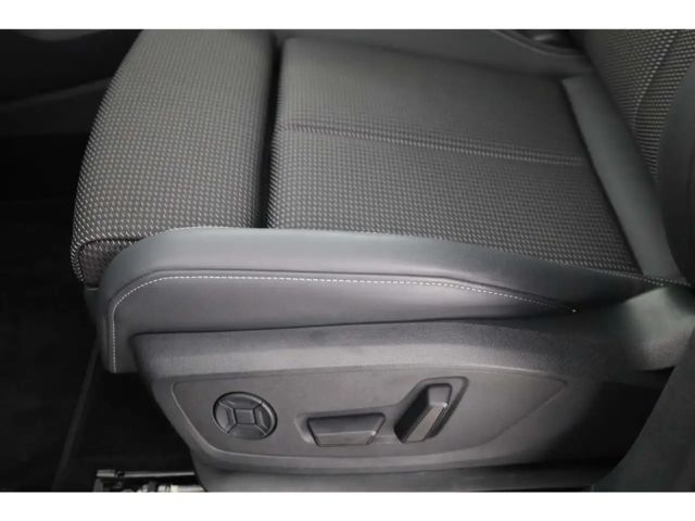 Audi Q4 e-tron P-Dach/20''/W-Pumpe/AHK-Vorb.