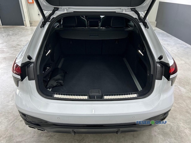 Audi A6 Avant Quattro S-Tronic