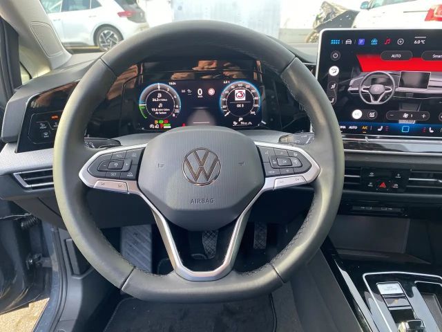 Volkswagen Golf DSG Style eHybrid