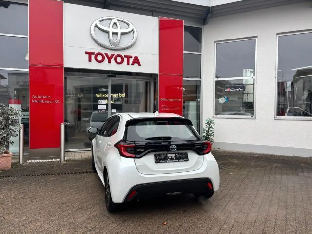 Toyota Yaris Hatchback Hybride Team D