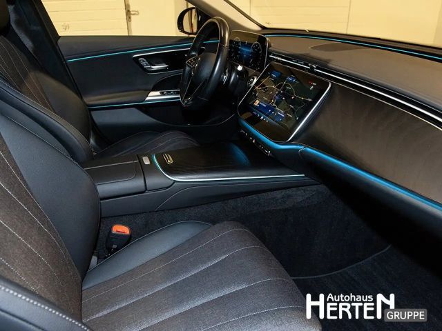 Mercedes-Benz E 200 AVANTGARDE Sedan