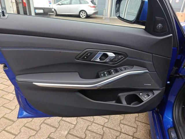 BMW 330 330e M-Sport Touring