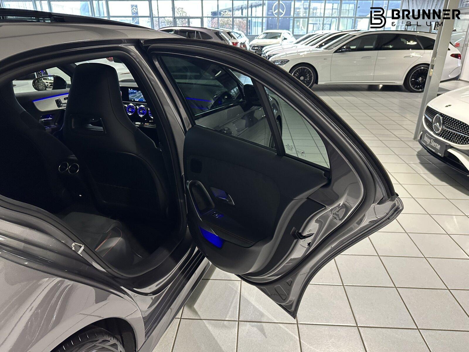 Mercedes-Benz A 250 4MATIC AMG Line