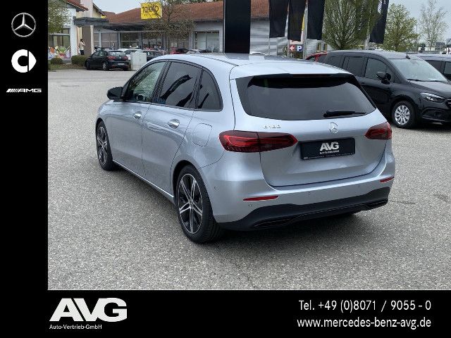 Mercedes-Benz B 180 Sedan