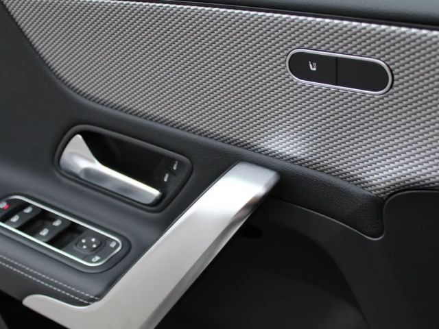 Mercedes-Benz A 180 A 180 d Hatchback