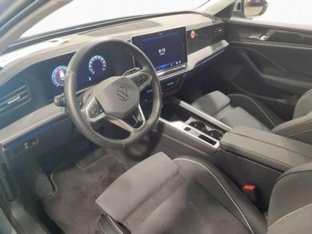 Volkswagen Passat 1.5 eTSI Business DSG Variant