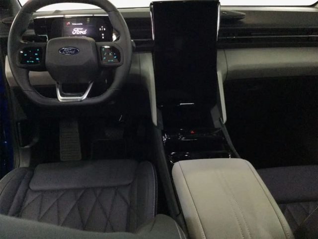 Ford Explorer Extended range RWD