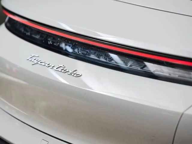 Porsche Taycan Turbo