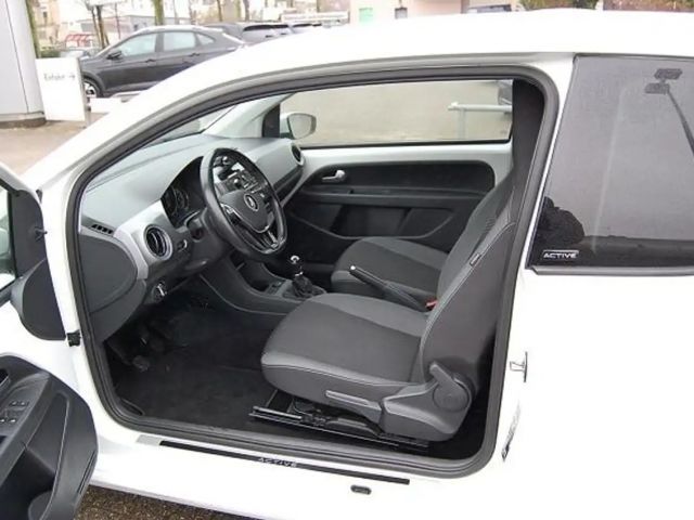 Volkswagen up! Active