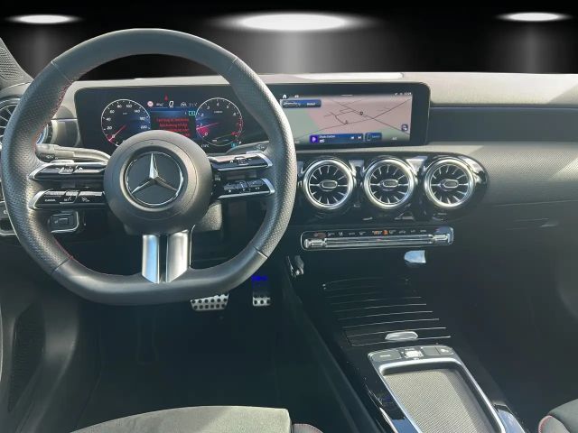 Mercedes-Benz A 250 4MATIC AMG Line