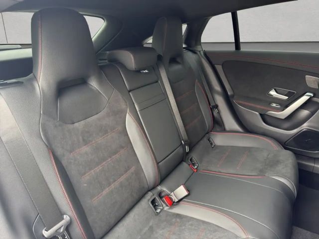 Mercedes-Benz CLA 180 CLA