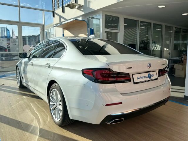 BMW 540 540i Sedan xDrive