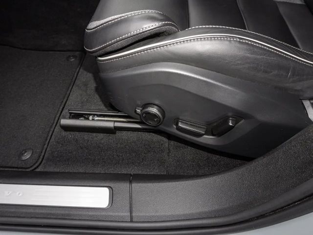 Volvo XC60 Dark Plus