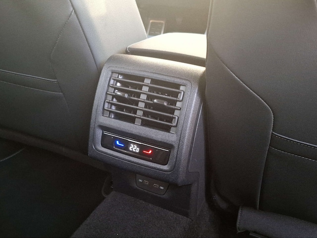 Volkswagen Golf 1.5 TSI Variant