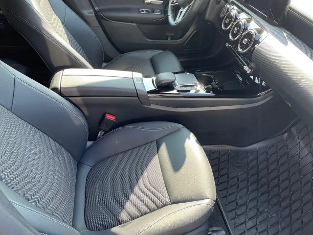 Mercedes-Benz A 200 Hatchback Style