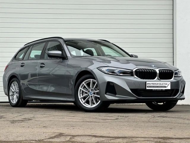 BMW 330 330e xDrive