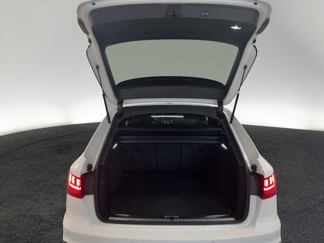 Audi A4 40 TFSI Avant Quattro S-Line S-Tronic