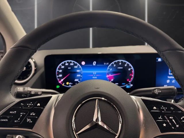 Mercedes-Benz B 200 Progressive Sedan