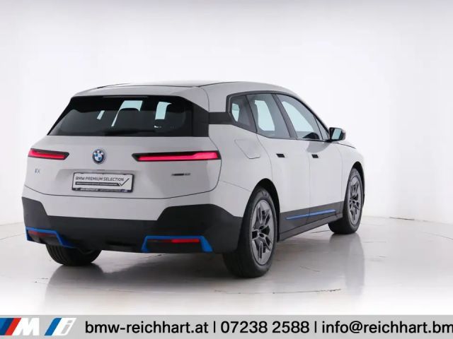 BMW iX xDrive50