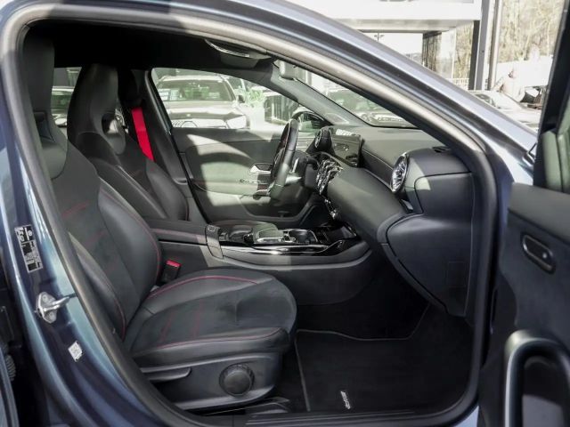 Mercedes-Benz A 35 AMG 4MATIC AMG Line