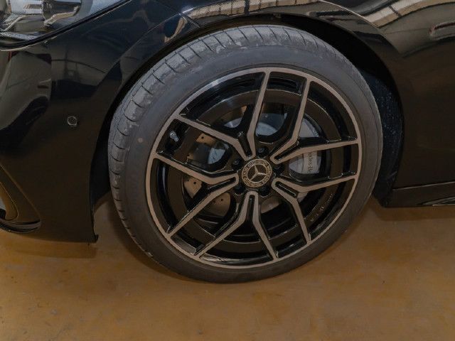 Mercedes-Benz C 200 AMG Line Sedan