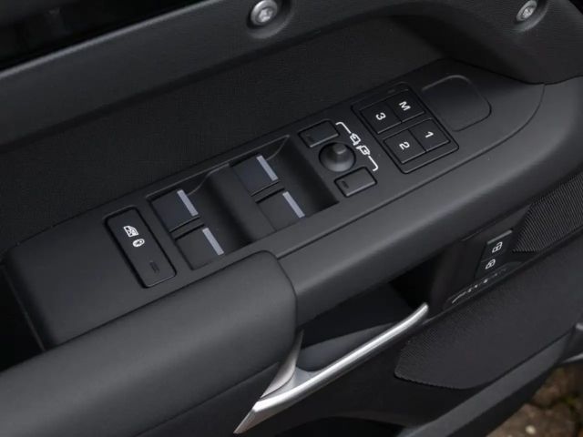 Land Rover Defender 110 D200 Dynamic SE