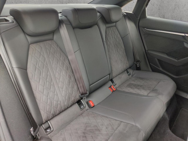 Audi RS3 Quattro S-Tronic Sedan