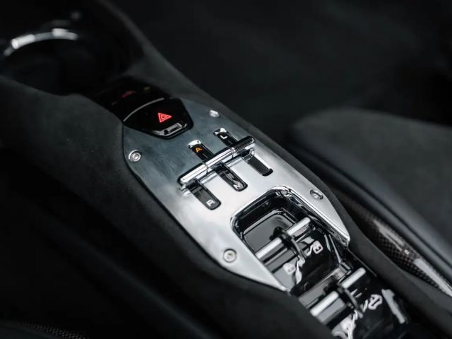 Ferrari 296 GTS RACING SEATS/LIFT/CARBON/SCUDERIA