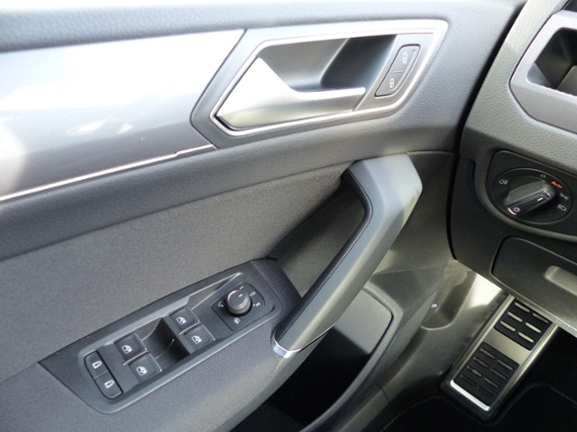 Volkswagen Touran 2.0 TDI DSG R-Line