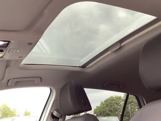 Volkswagen Golf TSI LED Pano AHK ACC SHZ App PDC