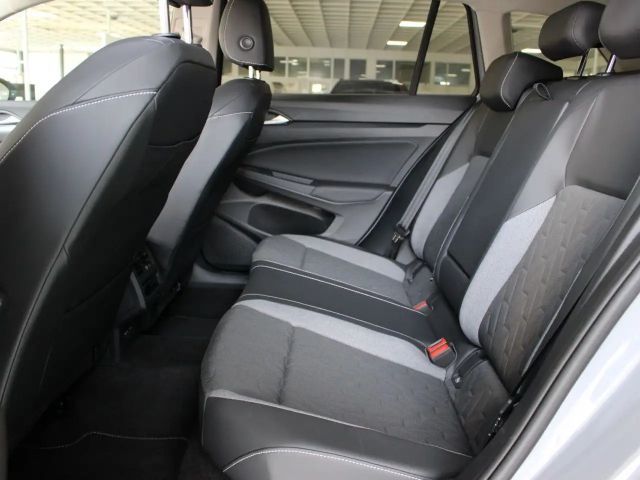 Volkswagen Golf 1.5 eTSI Variant