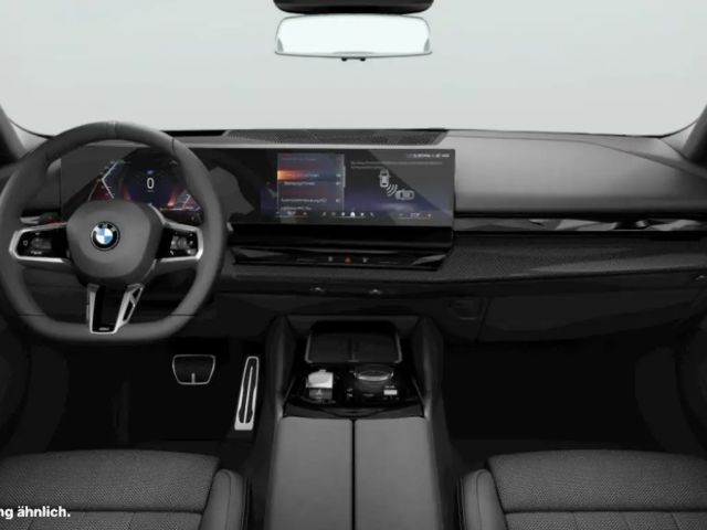 BMW 520 520d M-Sport Sedan