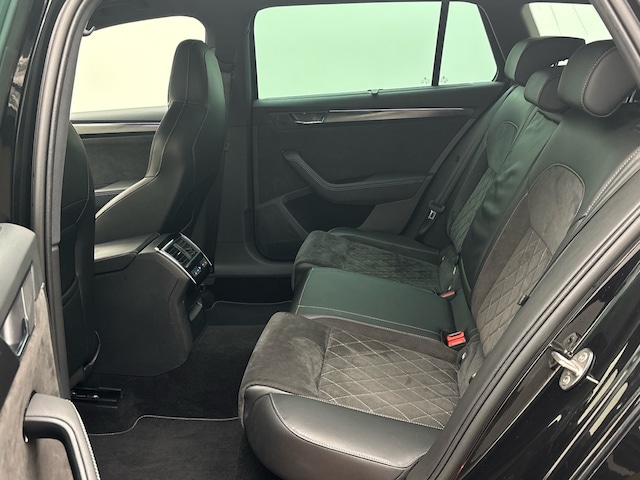 Skoda Superb 2.0 TDI Combi Sportline